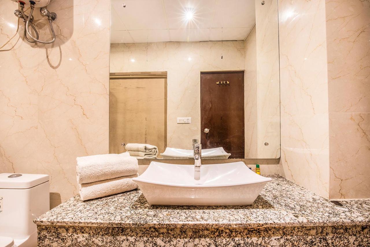Hotel Fabhotel Shoba Estate Delhi Airport 3*